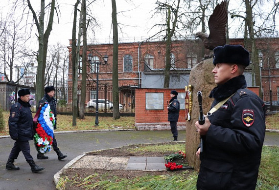 В Иванове почтили память погибших стражей правопорядка